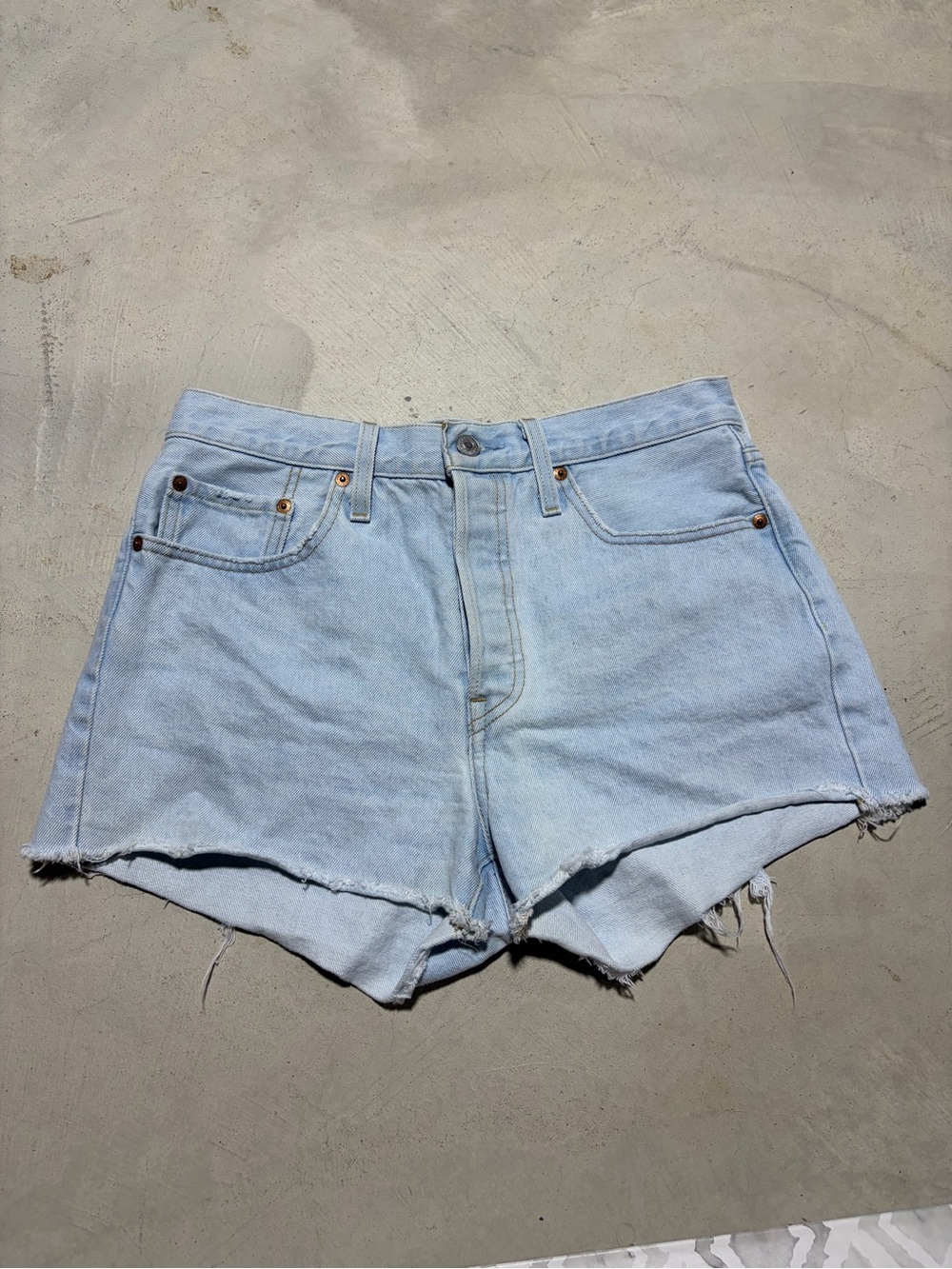 Levi’s 501 Light Wash Denim Cutoff Shorts Women 28